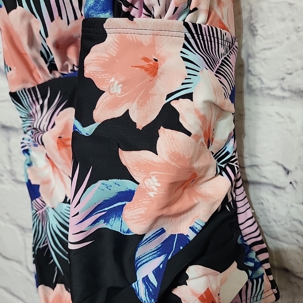DKNY Women's Small One Piece Tummy Control Bathing Suit Black Floral  Halter NWT - Picture 6 of 7